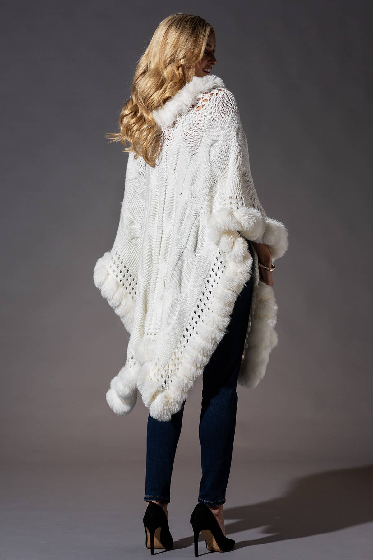 Woven Cape with Faux Fur Accent Trim: TAUPE(TP)