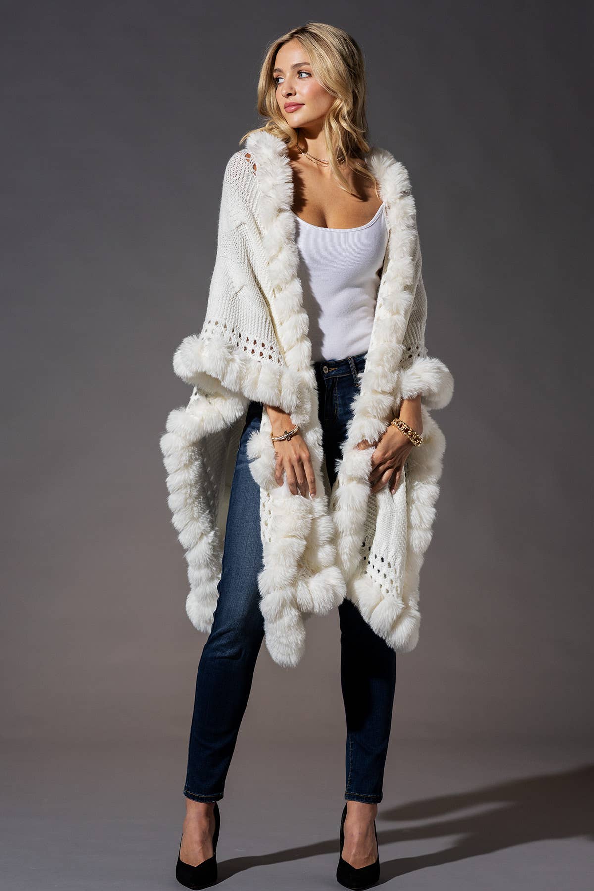 Woven Cape with Faux Fur Accent Trim: TAUPE(TP)