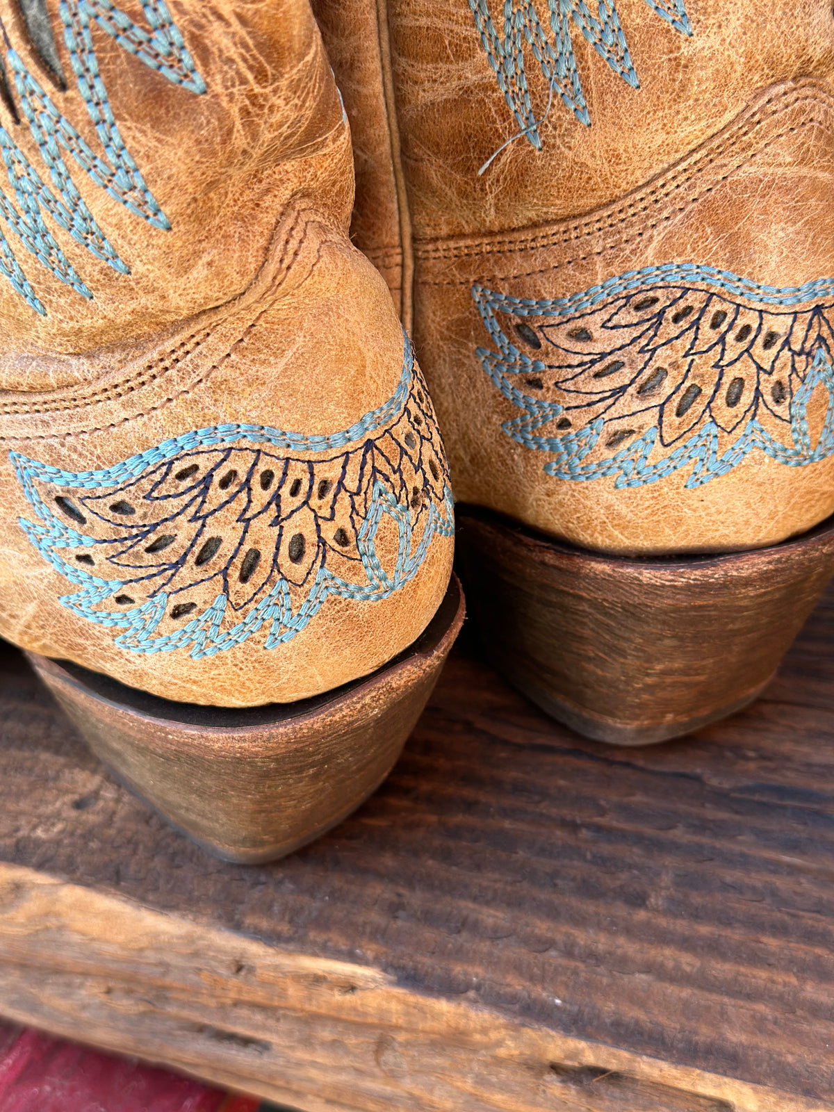 Resale Deals Corral Heart Angel Wing Cowgirl Boots-Snip Toe Size 9.5 #1935