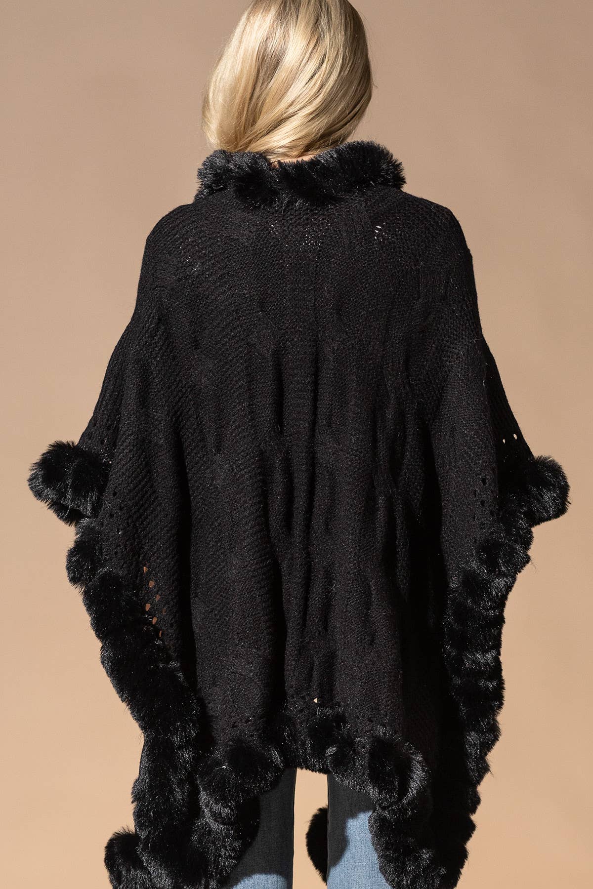 Woven Cape with Faux Fur Accent Trim: BLACK(BK)