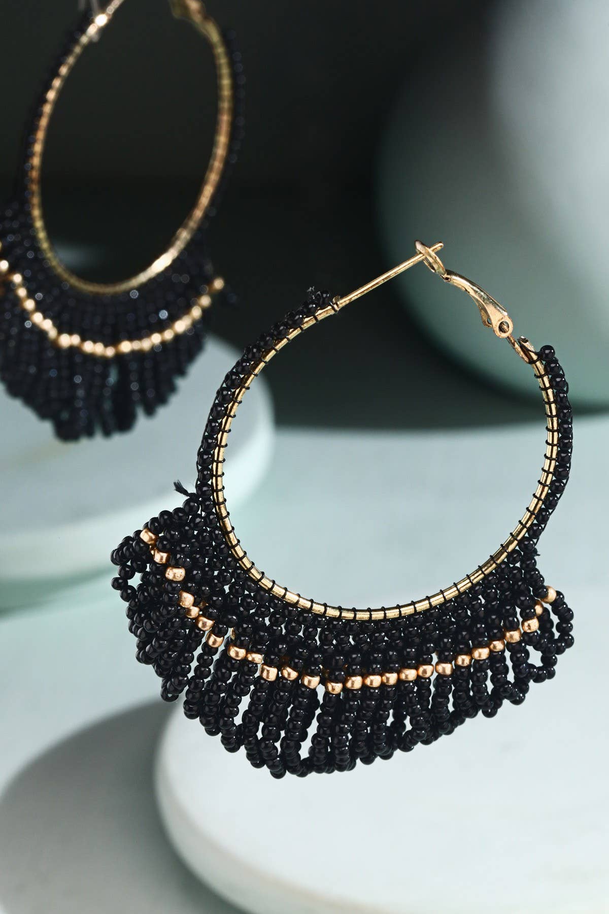 Seed Bead Loop Tassel Hoop Earring : BLACK(GDBLK)